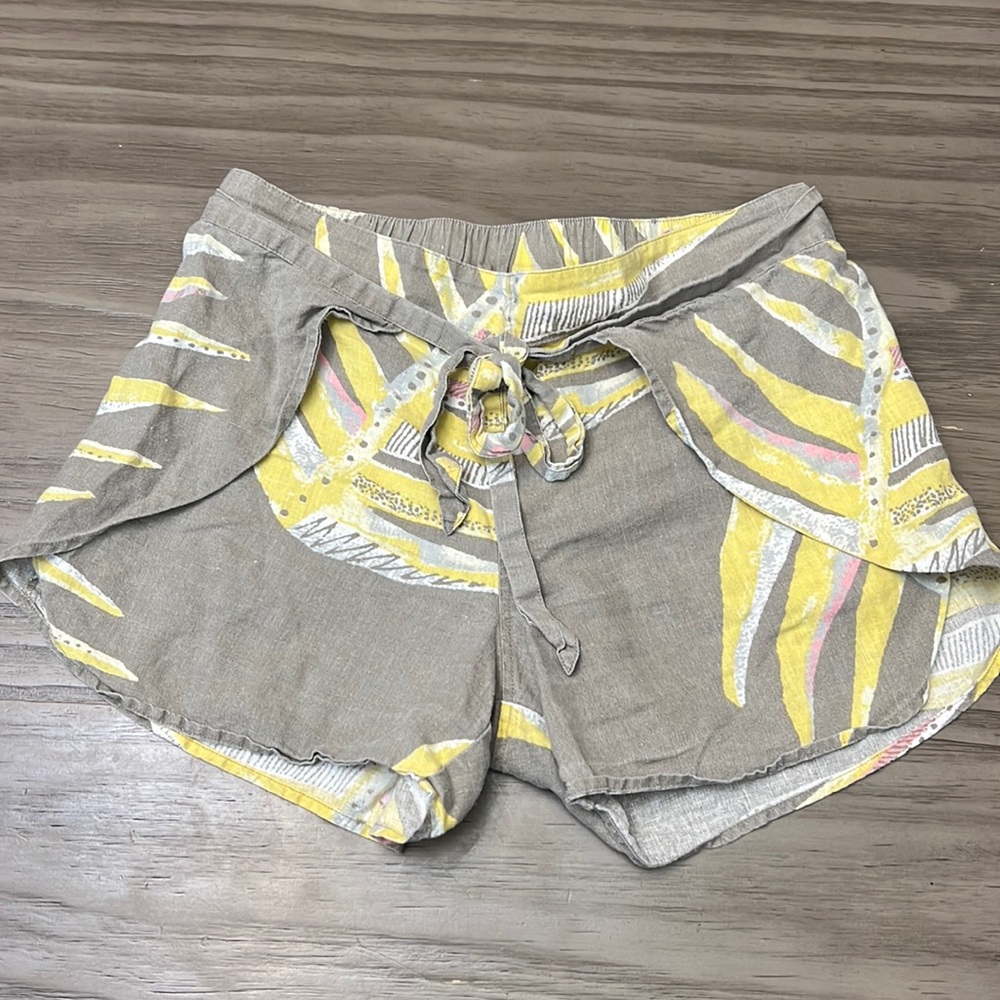 Casual Taupe Floral Tie-Waist Women’s Shorts